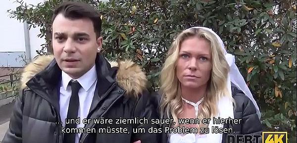 DEBT4k. Der Bräutigam beobachtet, wie seine Braut Sex mit einem anderen Mann hat
